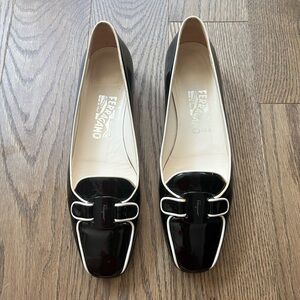 Salvatore Ferragamo Flats. Size 8